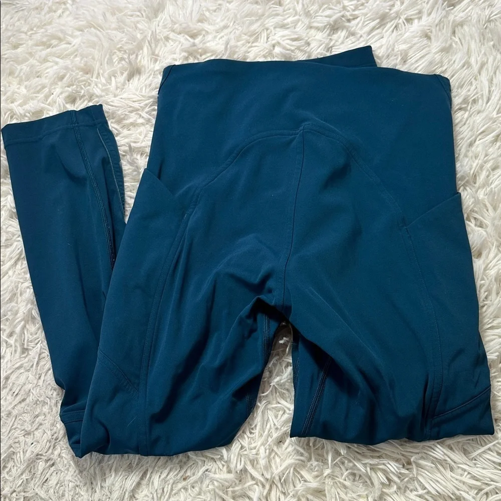Lululemon Lead The Pack Crop 23